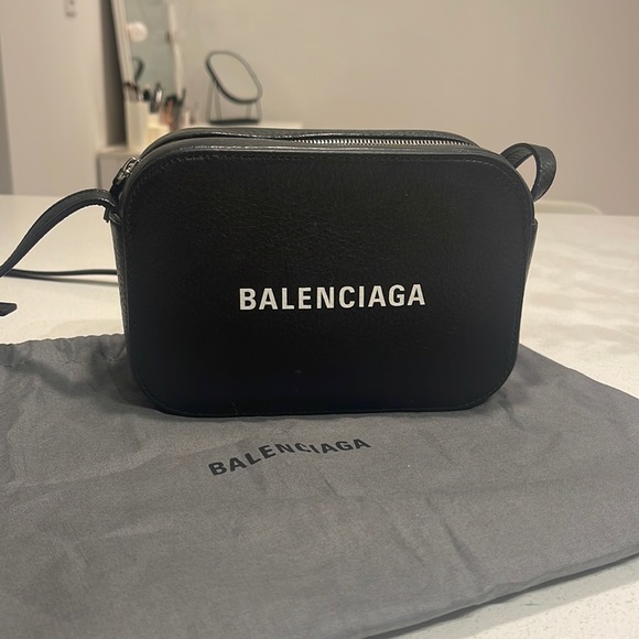 Balenciaga camera bag - Picture 1 of 8